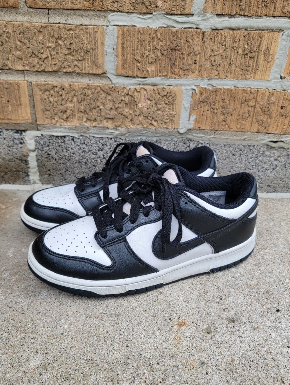 Nike Black White Panda Low Dunk Sneakers Boys/Mens 6Y